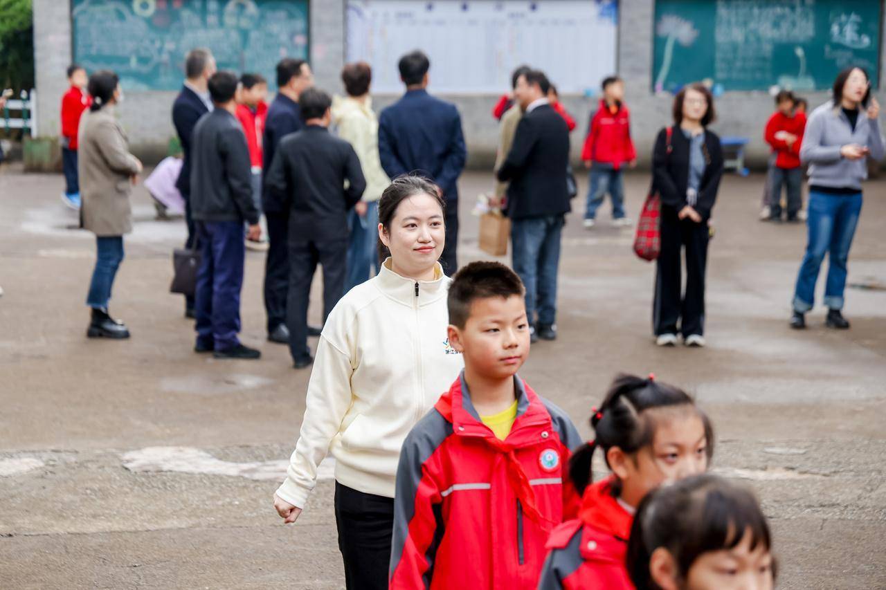 杭州亚运会围棋冠军汪雨博:看到这些孩子,想起了以前的自己