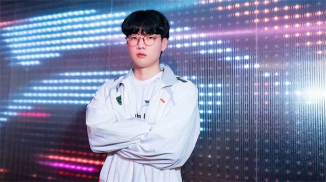 【一竞技1JingJi】LOL:LPL德杯首发名单出炉 仅两支强队全主力参赛!