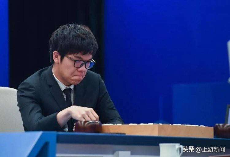 马斯克携AI约战LOL世界冠军 T1战队:我们准备好了
