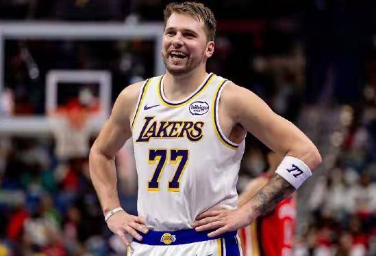 NBA官方更新MVP排名:约基奇继续领跑第一名,MVP实至名归!